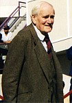 Desmond Llewelyn